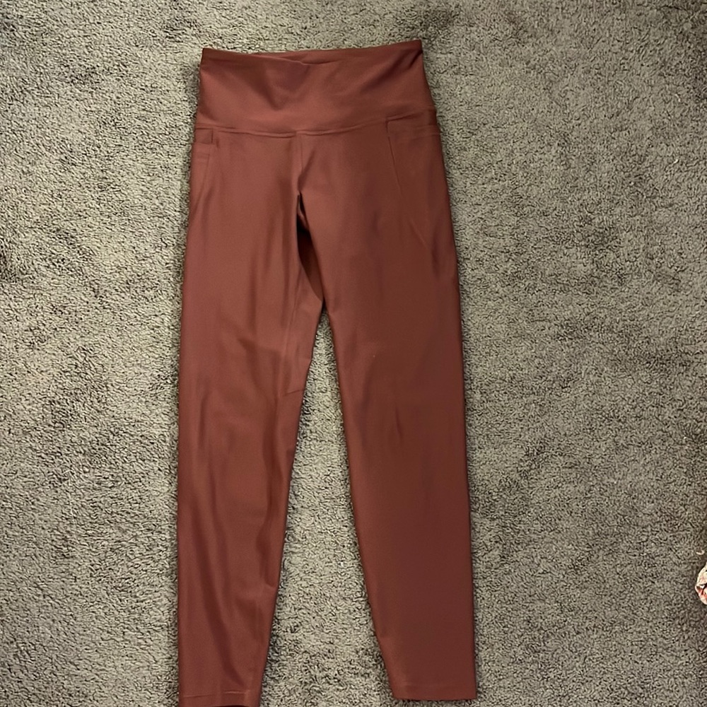 Old navy elevate legging with pockets